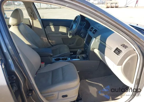 2010 Ford Fusion Hybrid z USA, uszkodzony, nr VIN 3FADP0L3XAR143399